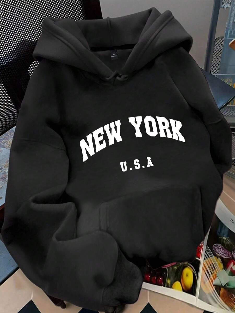 SHEIN MOOSTA 大码女式字母“NEW YORK U.S.A”城市名称印花保暖内衬抽绳黑色卫衣,适合毕业、返校、教师等场合,秋冬季节穿着。 - 黑色 - 查看 1
