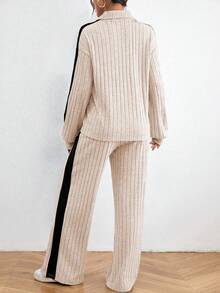 Chiquease Bộ 2 món áo nỉ và quần dài tay trễ vai màu tương phản dành cho nữ - Màu be - Xem 2