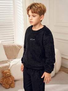 SHEIN 2pcs Tween Boy Minimalist Letter Embroidered Crew Neck Long Sleeve Top And Pants Soft Comfortable Fleece Pajama Set, Suitable For Christmas, Winter