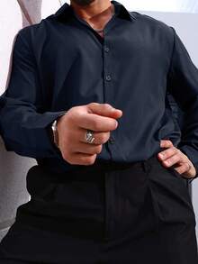 Manfinity Homme 秋季大码男士休闲纯色纽扣长袖衬衫 - 藏蓝色 - 查看 4