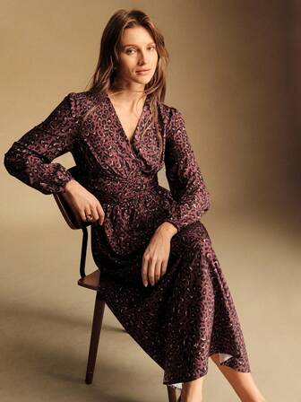 Écloséra 优雅别致的腰部褶皱灯笼袖中长连衣裙，酒红色豹纹印花，秋季款