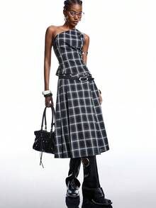 LYSMO 2025 New Arrive Minimalism Winter  Women's Y2K Plaid Sleeveless Fitted Fashionable Crop Top - Black and White - View 7