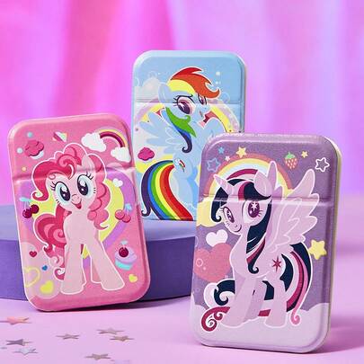 My Little Pony X SHEIN Gương trang điểm cầm tay gấp gọn, độ phân giải cao, chất liệu da PU in họa tiết dễ thương, màu hồng, có thể tự đứng hoặc cầm tay, nhẹ và nhỏ gọn, tiện lợi để kiểm tra chi tiết trang điểm, thích hợp cho du lịch và đi làm, chủ đề Kỳ lân, Twilight Sparkle, Pinkie Pie và Rainbow Dash, Tím, Hồng và Xanh dương, là một ý tưởng quà tặng tuyệt vời.