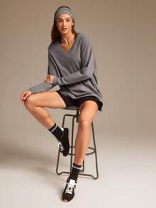 GLOWMODE 匹马棉冬季周末柔软弹力透气V领及臀长袖上衣，秋冬日常休闲穿着 - Volcanic Gray - 查看 5