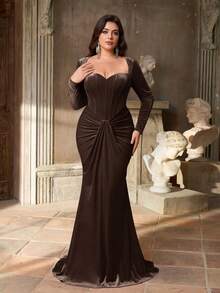 Aureia Elegantes romantisches Abendkleid in Große Größen mit rotem Herzausschnitt, Langarm, verzierter geraffter Meerjungfrauensaum (stark verziertes Design) - Kaffeebraun - Übersicht 1