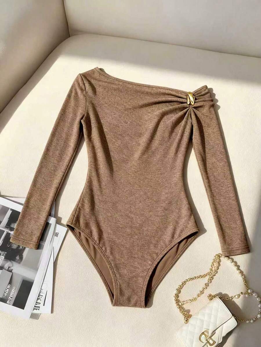 Franclia Knitted Sexy Fitted Asymmetric Shoulder Decorated Button Women Bodysuit - Brown - View 1