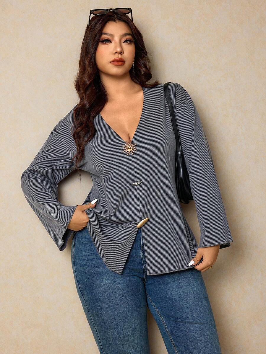 Elaquor Plus Size Casual Metal Decor Split Hem T-Shirt, Autumn