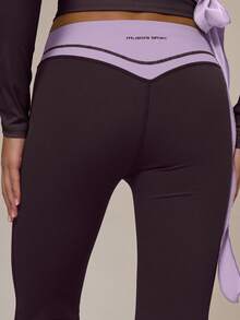 Musera Sport 运动交叉低腰修身塑形紧身裤，适合板式网球、匹克球、健身房、瑜伽、普拉提等日常休闲穿着。 - 紫色 - 查看 5