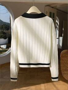 Franclia 撞色边简约长袖马匹刺绣Polo领针织毛衣 - 黑與白 - 查看 2