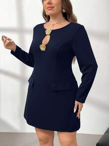 Firerie تنورة ميني أنيقة وأنيقة ذات أكمام طويلة وخصر ضيق مزينة بزهور معدنية مجوفة، طراز راكب القطار الحديث، مقاسات كبيرة - أزرق بحري - مشاهدة 6