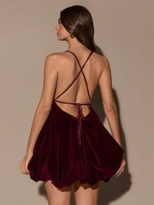 SHEIN BAE 女士秋冬酒红色丝绒吊带深V领荷叶边迷你连衣裙，适合浪漫约会、宴会、优雅外出、派对、婚礼宾客礼服、圣诞派对、节日礼服 - 酒紅色 - 查看 2