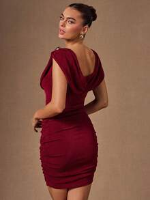 SHEIN BAE Burgundy Sexy Plunging Neck Metal Decor Mini Dress, Suitable For Party, Cocktail, Formal Occasions, Bridesmaid, Birthday, Christmas, Halloween - Burgundy - View 2