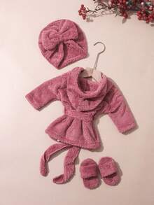 SHEIN 新生儿女孩摄影浴袍，配有配套头巾帽和迷你拖鞋，婴儿拍摄服装，爱心刺绣新生儿道具