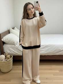 Bộ 2 món đồ thể thao thường ngày cho bé gái/thiếu niên, áo nỉ và quần nỉ ống rộng, áo hoodie cổ tròn tay dài dáng rộng phối màu và quần ống rộng, trang phục đi học, màu mơ và đen. - Màu be - Xem 4