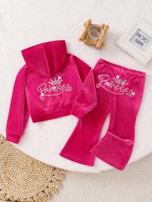SHEIN 时尚可爱的女婴 2 件套水钻字母图案天鹅绒连帽衫和喇叭裤、运动裤、服装、可爱、休闲和复古，非常适合夏季和秋季休闲和日常穿着和学校日常穿着，适合圣诞节 - 粉色 - 查看 4