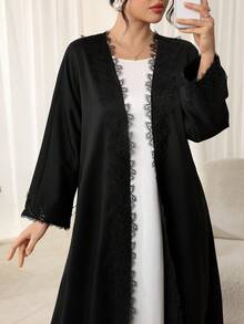 Al Najma 黑色珠饰蕾丝边优雅纯色长袍 - 黑色 - 查看 2