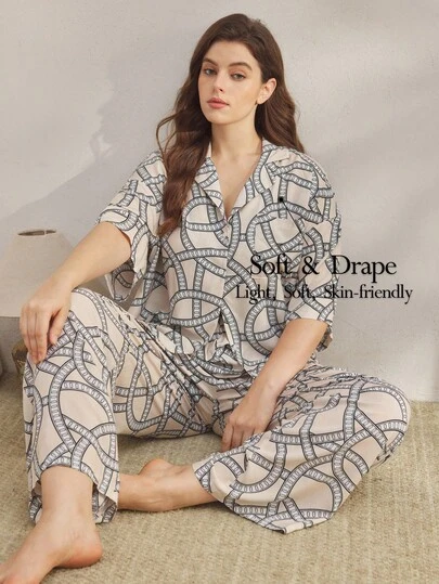 Ocili 舒适棉质印花休闲宽松大码睡衣套装，翻领、前襟纽扣、七分袖和裤子