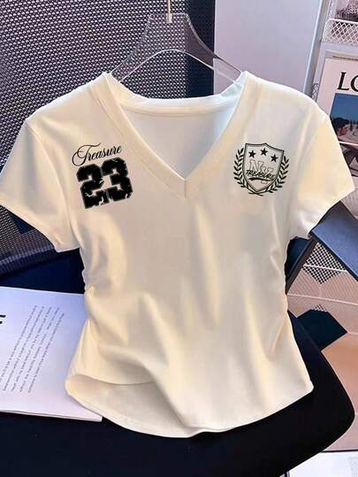 SHEIN EZwear Camiseta corta de verano de mujer con cuello en V casual, estampado numérico y de letras, manga corta y fruncido ajustado