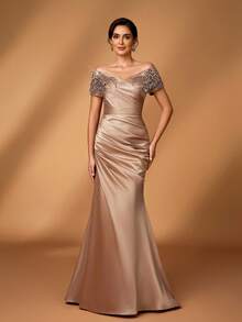 Serin 优雅奢华仿珍珠串珠刺绣蕾丝贴花缎面褶皱露肩袖美人鱼连衣裙，适合婚礼、派对、度假、舞会、新娘母亲晚礼服、情人节等场合。 - 香檳色 - 查看 6