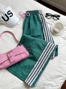 SHEIN CURVE+ Plus Size Women Casual Contrast Color Pants, Side Stripe Elastic Waist Loose Fit Sweatpants, Versatile Streetwear, Cargo Pants/Autumn /Winter