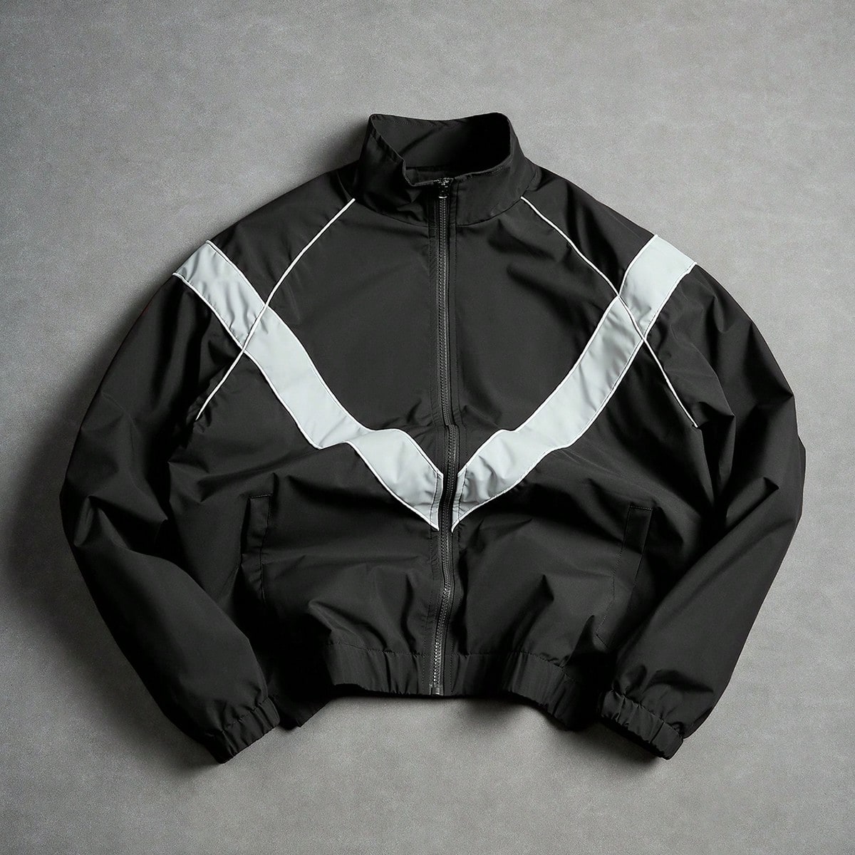 Chaqueta con cremallera de cuello alto y color contrastante para hombres