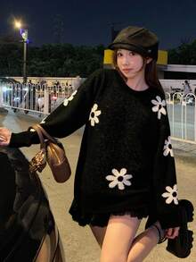 DAZY Women's Floral All-Over Print Loose Fit Crew Neck Casual Sweater - Black - View 5