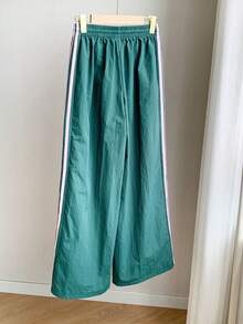 SHEIN CURVE+ Plus Size Women Casual Contrast Color Pants, Side Stripe Elastic Waist Loose Fit Sweatpants, Versatile Streetwear, Cargo Pants/Autumn /Winter