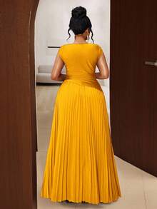 Maweii 大码女式优雅纯色褶皱圆领无袖连衣裙 - 黃色 - 查看 2