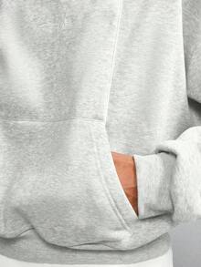 SUMWON 短款连帽衫，饰有刺绣 Logo 和罗纹下摆，适合休闲冬季街头服饰，纯色款 - 灰色 - 查看 4