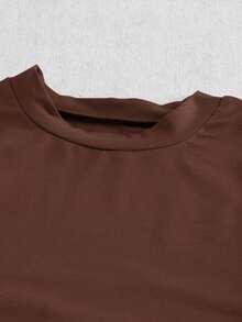 Franclia 女士秋冬两件套服装 - 时尚优雅的棕色T恤和皮质迷你裙套装 - 棕色 - 查看 4