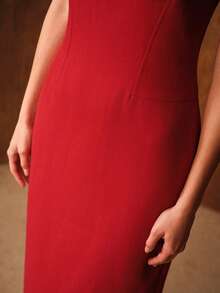 MOTF PREMIUM WOMEN'S WOOL BLEND MINIMALIST STRUCTURED MID-LENGTH FITTED DRESS - Red - View 2