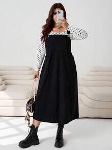 Solflare 2025秋冬百搭无袖连衣裙，可调节肩带，灯芯绒材质，宽松版型，黑色，适合休闲、约会、通勤、派对、居家穿着，都市时尚，多场合皆宜。