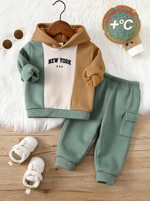 SHEIN 2 Stücke/Set Kleinkind Jungen/Mädchen Herbst & Winter Outfit, Patchwork Farbblock Kapuzenpullover Langarm Sweatshirt und Strickjose Set, bequem, lässig, täglicher süßer Buchstabengrafik einfacher Stil Basics, geeignet für Innen, Außen, Skifahren, tägliches Tragen, Sport, Spiel, Party, Fotoshooting, Urlaub