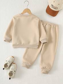 Cozy Pixies 2 Stücke/Set Jungen Trainingsanzug, geprägtes Buchstaben-Grafik-Sweatshirt mit Rundhalsausschnitt und Langarm sowie Jogginghose mit elastischem Bund, bequemer, lässiger Grundausstattung für Innen, Außen, Lässig, Schule, Sport, Party, Festival, geeignet für Herbst/Winter