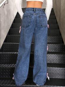 SHEIN Jeans di jeans ampi e casual con fiocco decorativo per ragazze adolescenti, autunno - Blu lavato medio - Visualizzare 2