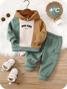 SHEIN 2 Stücke/Set Kleinkind Jungen/Mädchen Herbst & Winter Outfit, Patchwork Farbblock Kapuzenpullover Langarm Sweatshirt und Strickjose Set, bequem, lässig, täglicher süßer Buchstabengrafik einfacher Stil Basics, geeignet für Innen, Außen, Skifahren, tägliches Tragen, Sport, Spiel, Party, Fotoshooting, Urlaub