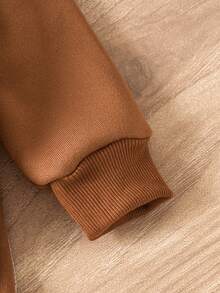 SHEIN 3件套男婴幼儿0-3岁秋冬休闲可爱熊斜挎包+长袖羊毛衫+裤子3件套服装 - 棕色 - 查看 4