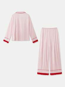 SHEIN Unity Conjunto de pijama de satén rosa con ribete rojo y adorno de plumas para otoño e invierno - Rosa - Ver 2