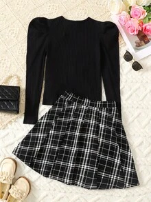 SHEIN Bộ áo thun tay phồng đính hạt màu trơn thanh lịch thời trang thu đông cho bé gái tuổi mới lớn và chân váy kẻ caro xếp ly, màu đen, thích hợp cho tiệc Giáng sinh, trang phục 2 món màu đen cho bé gái, phong cách Y2K - màu đen - Xem 5