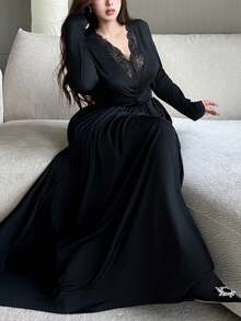 Flirla 黑色蕾丝拼布V领长袖连衣裙，修身，收腰，优雅性感，大码 - 黑色 - 查看 1