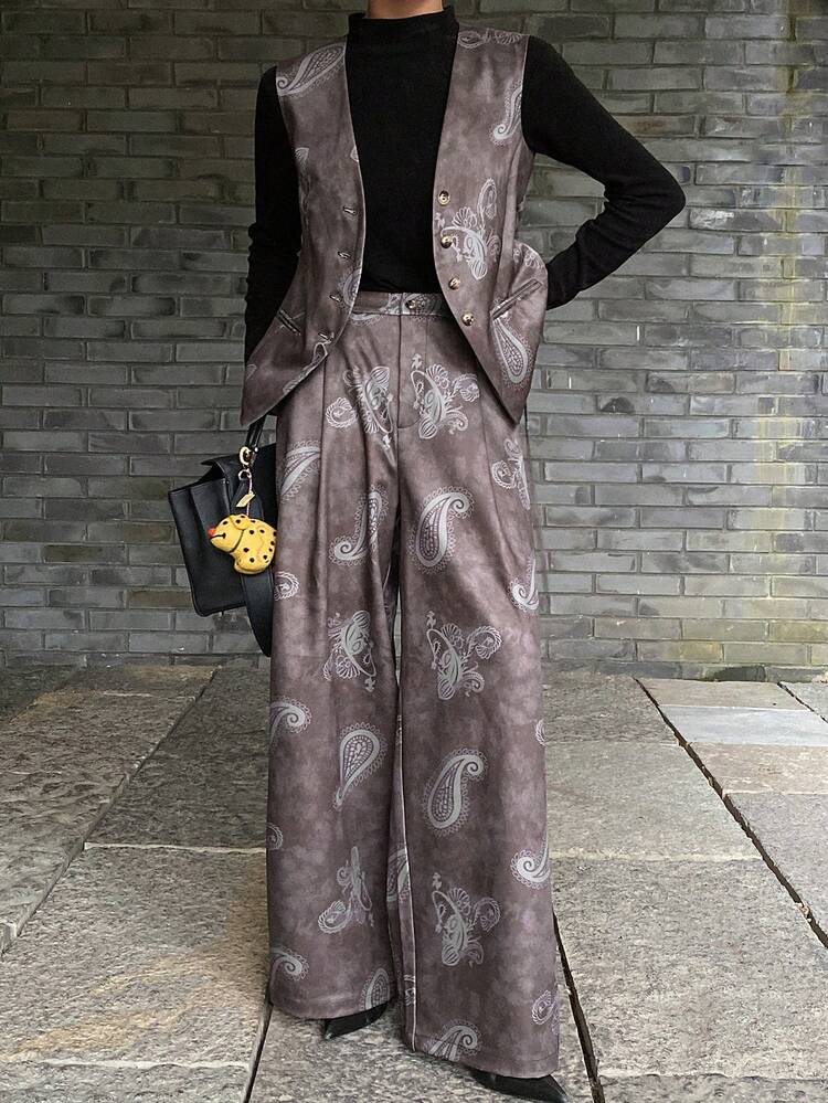 Women's Cashew Flower All-Over Print Bohemian V-Neck Sleeveless Top And Straight Leg Pants 2-Piece Set, Casual Vacation Style