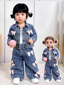 SHEIN 2件套女婴粉色蝴蝶结牛仔翻领长袖短外套和阔腿裤套装 - 淺色水洗藍 - 查看 2