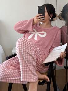 SHEIN 两件套加大码女式冬季抓绒蝴蝶结刺绣长袖上衣和格子裤睡衣套装，蓬松舒适 - 藕粉色 - 查看 4