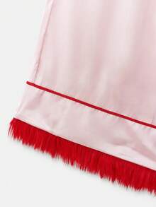 SHEIN Unity Conjunto de pijama de satén rosa con ribete rojo y adorno de plumas para otoño e invierno - Rosa - Ver 9