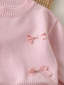 SHEIN Baby Mädchen Schleifenakzent Einfarbig Hochwertig Detailliert Herbst/Winter Essenziell Süß Lässig Vielseitig Koreanischer Stil Bezaubernde Prinzessin Rosa Geeignet für Urlaub, Familientreffen, Vergnügungspark, Weihnachten, Reisen, Zuhause Spielen Gestrickter Pullover & Hose Set - Babypink - Übersicht 4