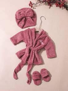 SHEIN 新生儿女孩摄影浴袍，配有配套头巾帽和迷你拖鞋，婴儿拍摄服装，爱心刺绣新生儿道具