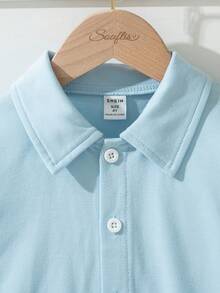 SHEIN Souflis 男童春秋季蓝色针织长袖翻领衬衫细条纹恐龙图案休闲裤两件套 - 淺藍色 - 查看 4