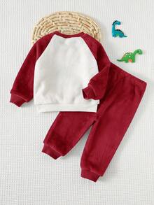 Cozy Pixies 2pcs Baby Boy Cartoon Animal Print Thermal Lined Crew Neck Sweatshirt And Elastic Waist Pants Set, Comfortable, Skin-Friendly, Versatile, Suitable For Indoor, Outdoor, Daily Wear, Sports, Play, Party, Photography, Christmas, Dinosaur Outfit Baby Set Autumn Winter Season Baby Boy Clothes Dinosaur Baby Boy Clothes Red Baby Casual Outfit