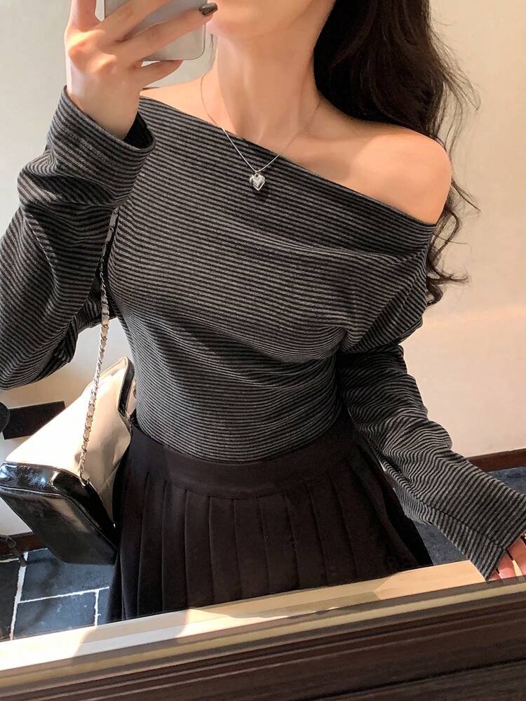 Women's Striped Asymmetric Shoulder Long Sleeve Casual Fashion T-Shirt Y2k