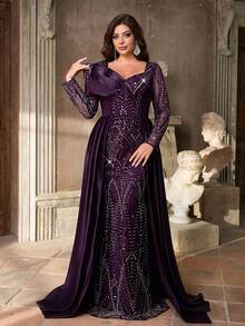 Aureia فستان ماكسي أنيق رومانسي بياقة قلب وأكمام طويلة شفافة في الصدر مطوي فاخر مرصع بالخرز والرقع من الساتان بتصميم مذيل بذيل حورية البحر (تصميم مزخرف بشكل كبير) - الأرجواني - مشاهدة 7